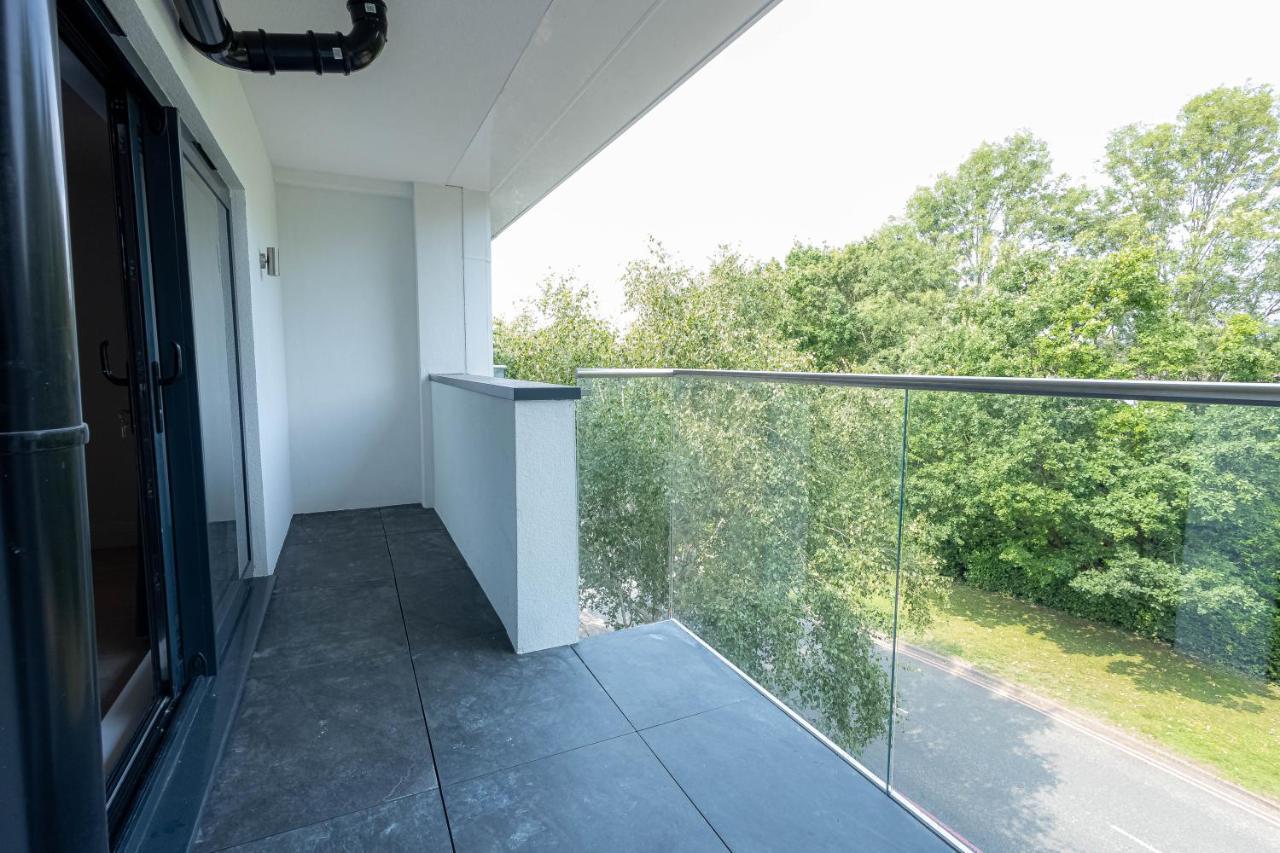 אוקסברידג' Stylish Apartments With Balcony For Upper Apartments & Free Parking In A Prime Location - Five Miles From Heathrow Airport מראה חיצוני תמונה